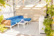 Deluxe East Cabana