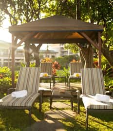 Poolside Family Hale (Cabana)
