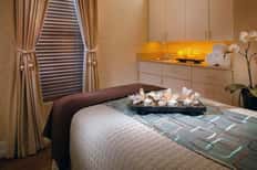Signature Facial (60-Minutes) + Day Pass
