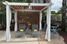 Poolside Lounge