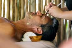 80-Minute Vitamin C Facial + Day Pass
