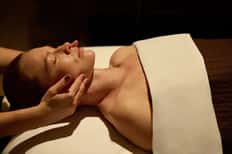 60-Minute Phyto-Aromatic Facial + Spa Pass