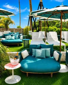 Pool Double Daybed + Beach Access