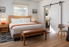 Day Room & Mudslinger Treatment + Pool Access