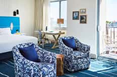 Deluxe Day Room