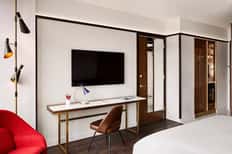 King Day Room + Pool Access
