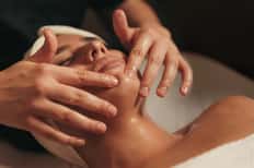 60-Minute Customized Phyto-Aromatic Facial