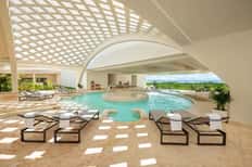 50-Minute Hydrotherapy + Day Pass
