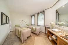 50-Minute Hydrating Facial + Hydrotherapy