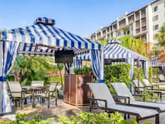 River Island Cabana Privada Premium en la Piscina