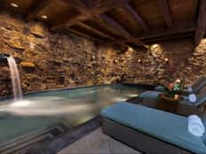 100-Minute Stress Relief Massage + Spa Pass