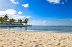 20-Minute Red Light Therapy + Pool & Beach Access