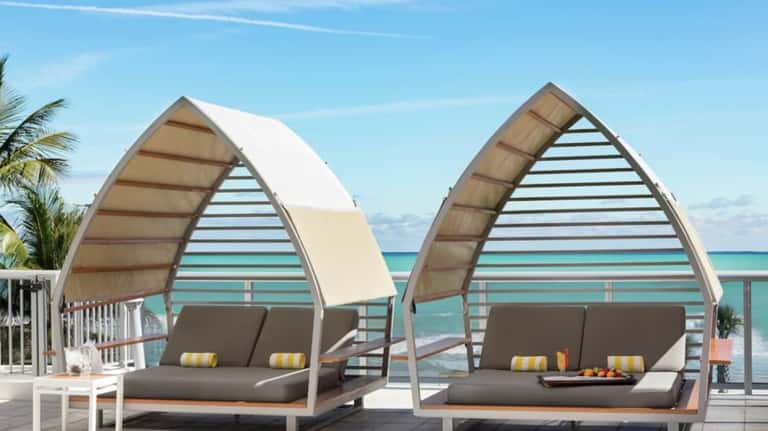 Poolside Daybed