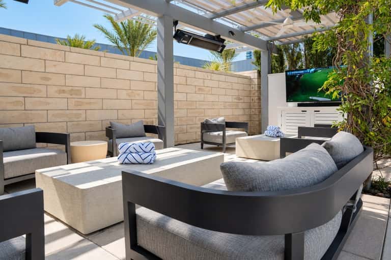 Grand East Cabana