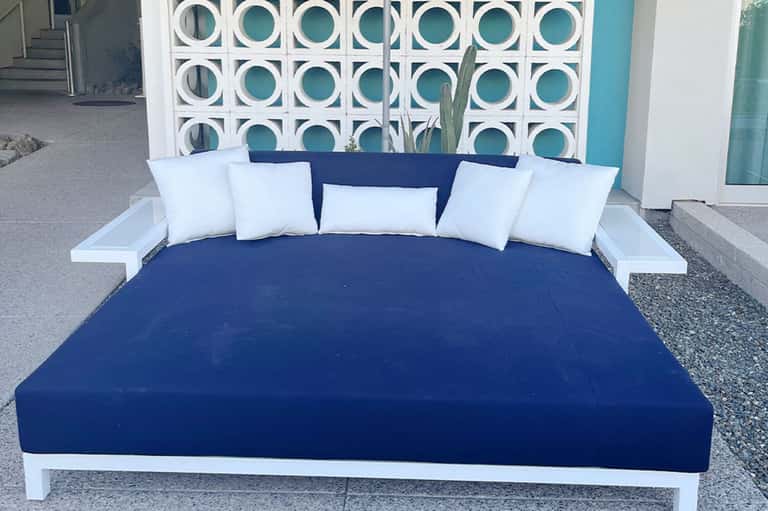 Deluxe Daybed