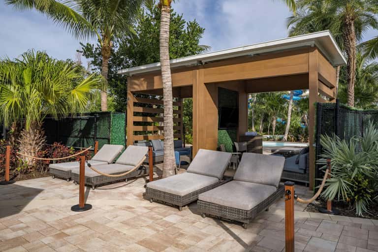 Premium Cabana