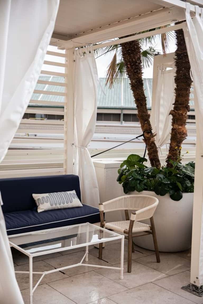 Lounge Cabana