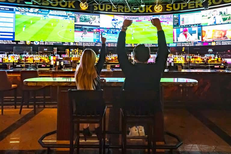 SuperBook Charging Table