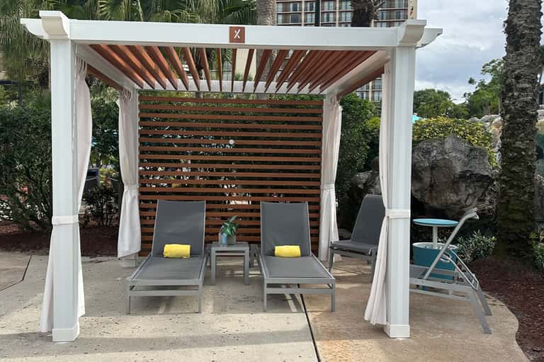 Poolside Lounge
