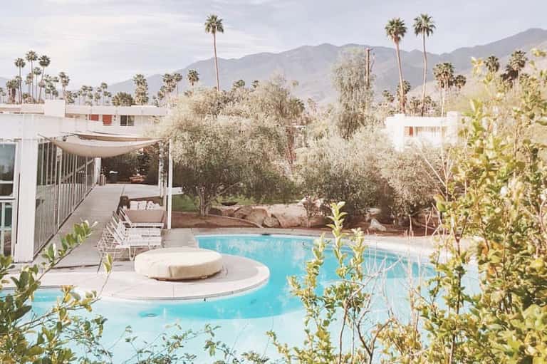 Deluxe Cabana