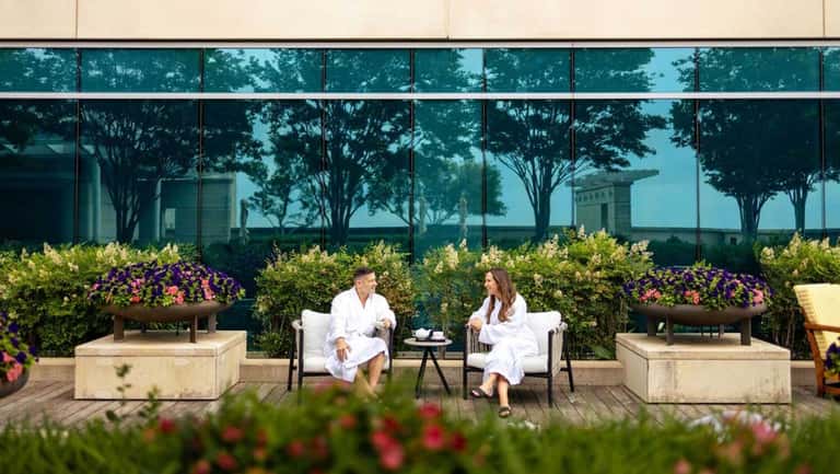 50-Minute Mokara Zen Massage + Day Pass