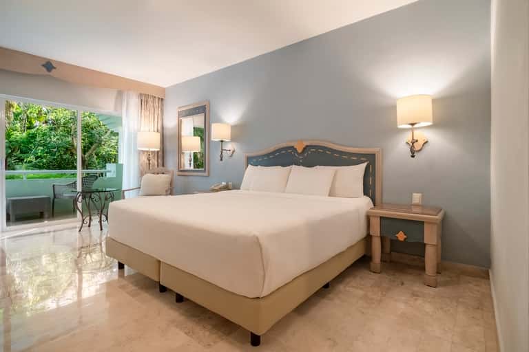 All-Inclusive Day Room
