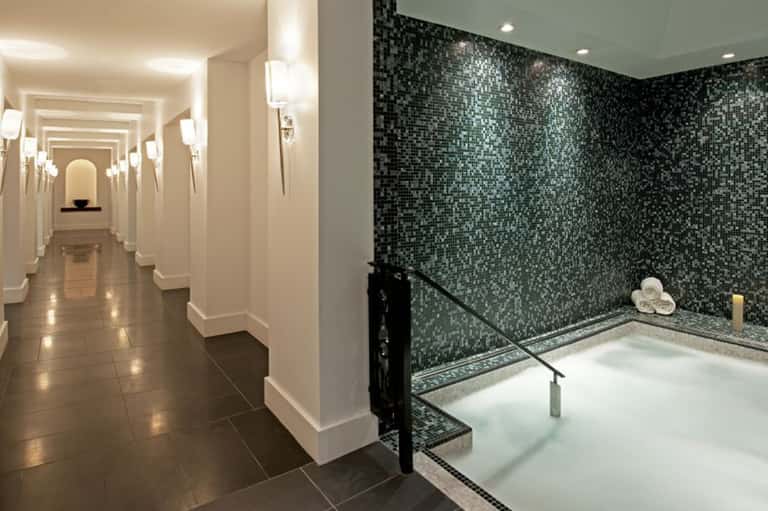 60-Minute Personalized Facial + Unlimited Spa Access