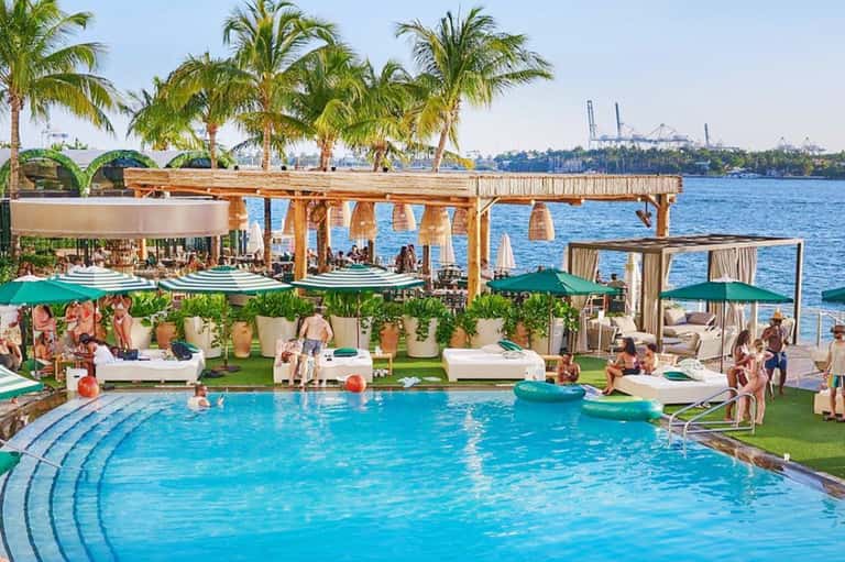 Premium Cabana