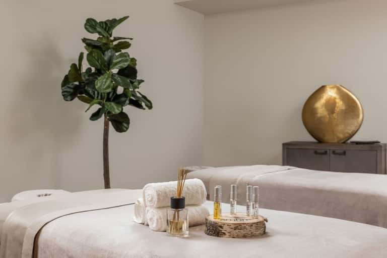 60-Minute Swedish Massage + Spa Pass
