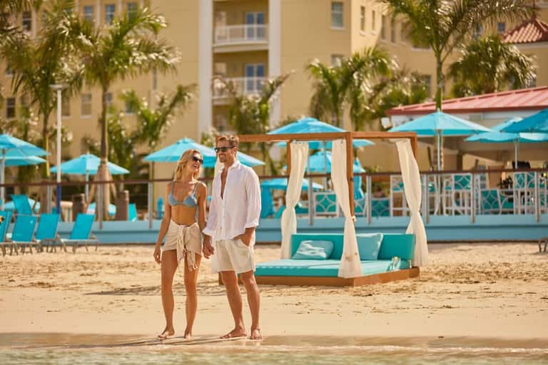 Pool, Beach & Dine Day Pass
