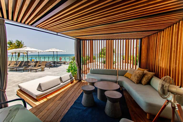 Solara Pool Curved Cabana