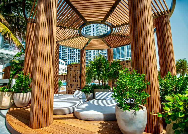 Solara Pool Daybed