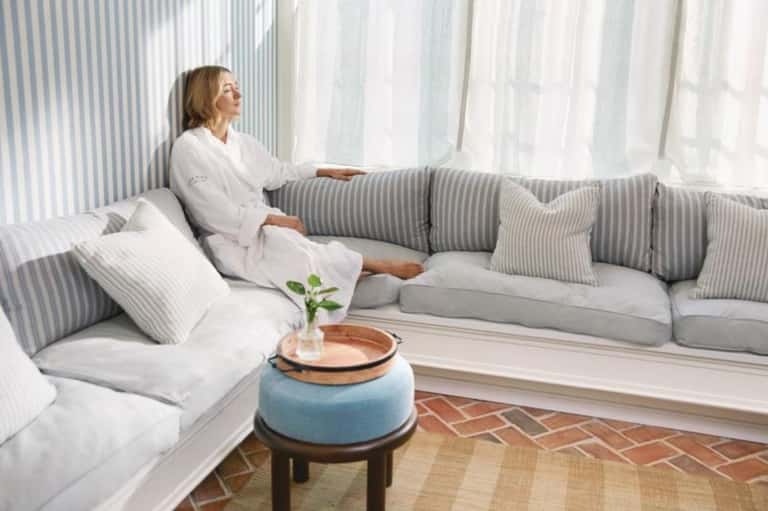 60-Minute Signature Facial Package + Day Pass