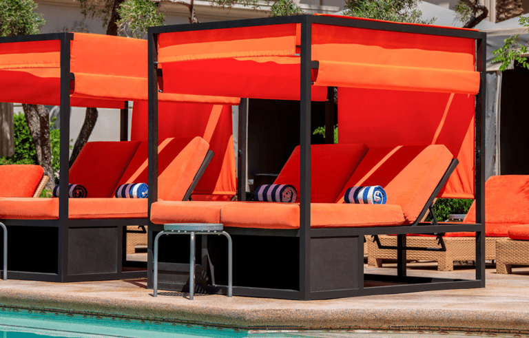 Venus Canopy Bed 