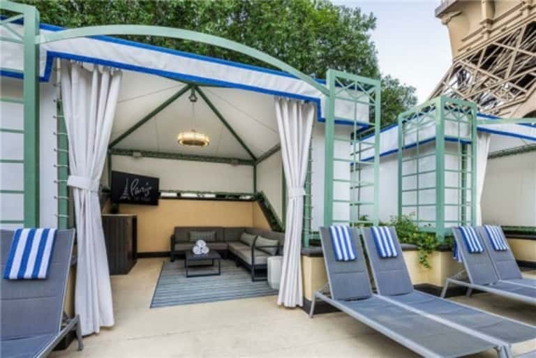 De Luxe Cabana