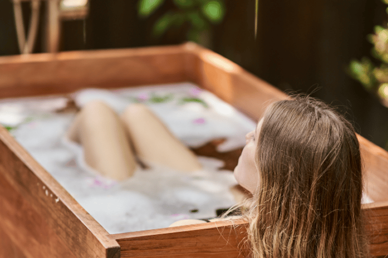 30-Minute Sweet Birch Magnesium Bath + Spa Pass