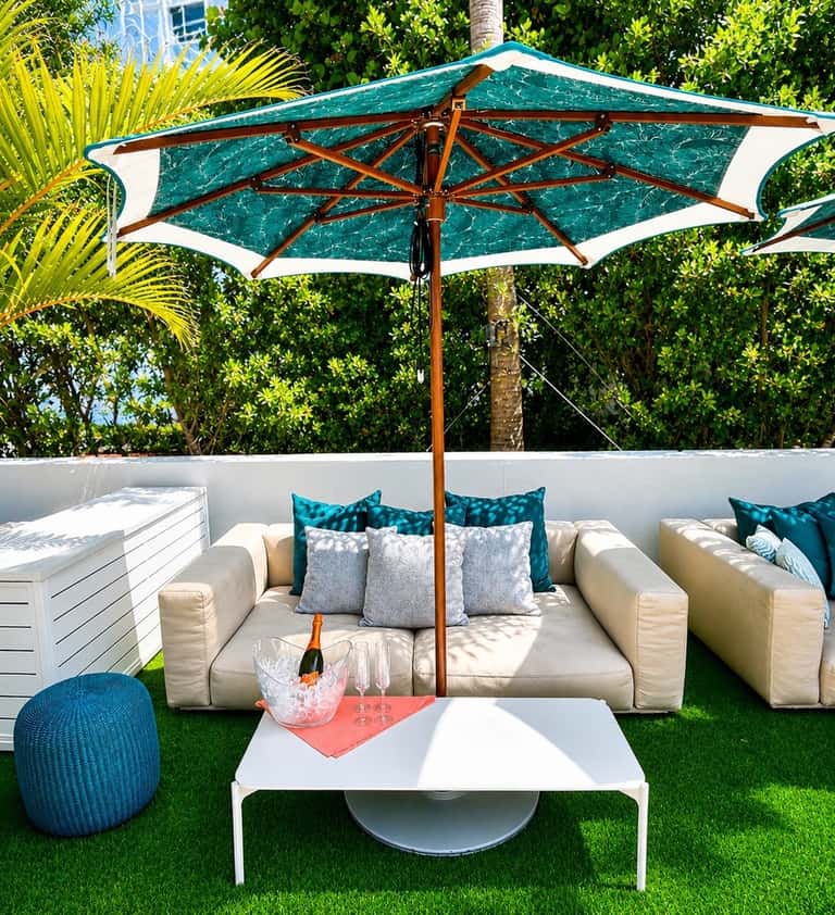 Pool Lounge Experience