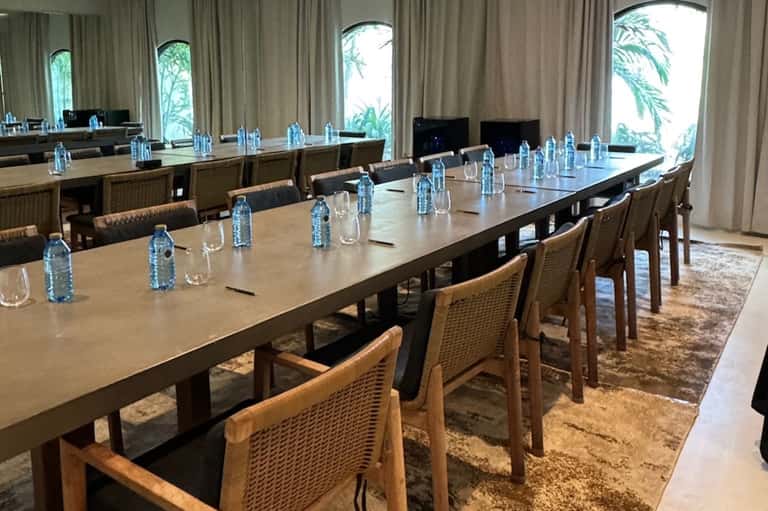 Aura Meeting Room