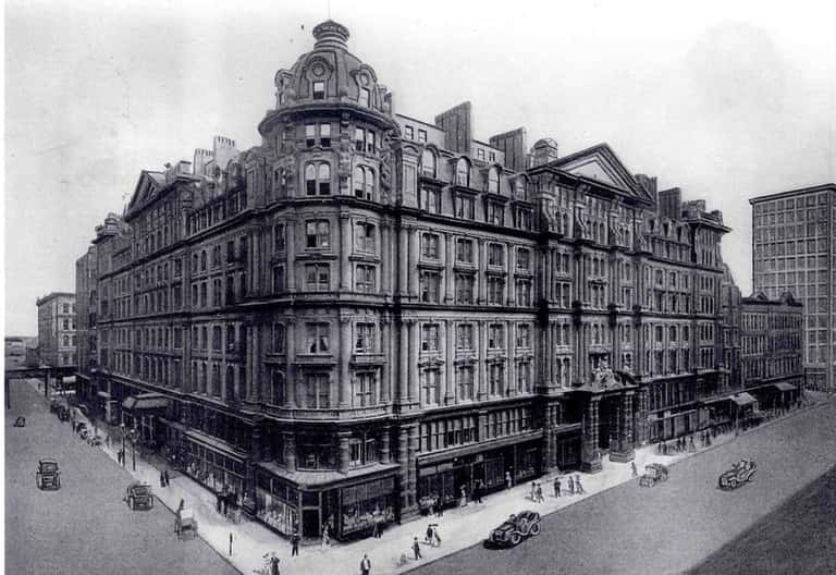 60-Minute Guided Palmer House Tour