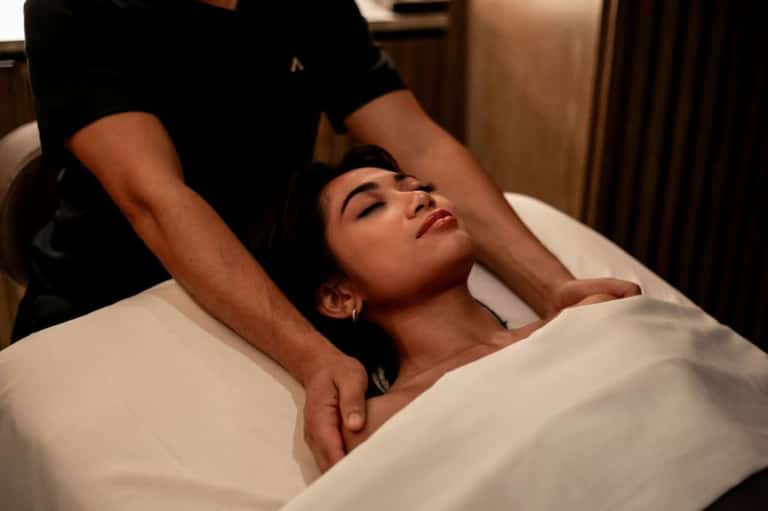60-Minute Lymphatic Drainage & Sculpting Ritual + Spa Pass