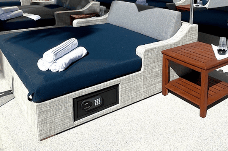 Serenity Daybed (Adults Only)