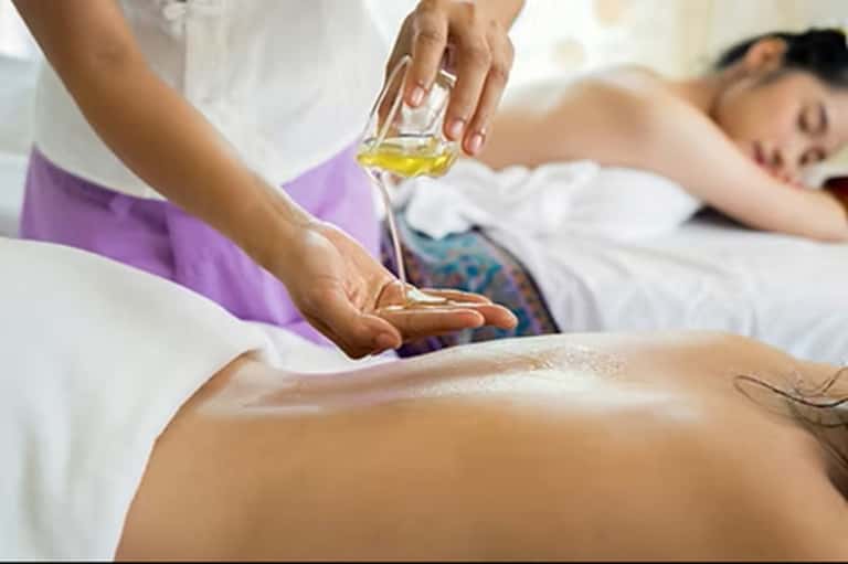 60-Minute Couple's Massage + Day Pass