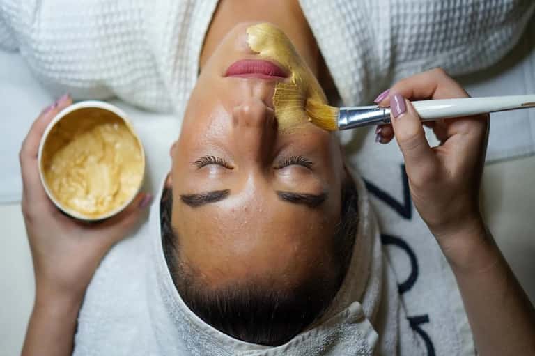 50-Minute Antioxidant Facial + Spa Pass & Day Pass