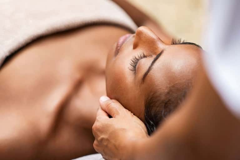 60-Minute Summer Renewal Facial + Spa Pass