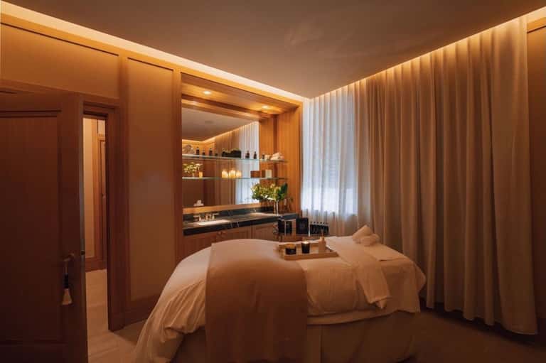 60-Minute GRŌ Glow Facial + Spa Access