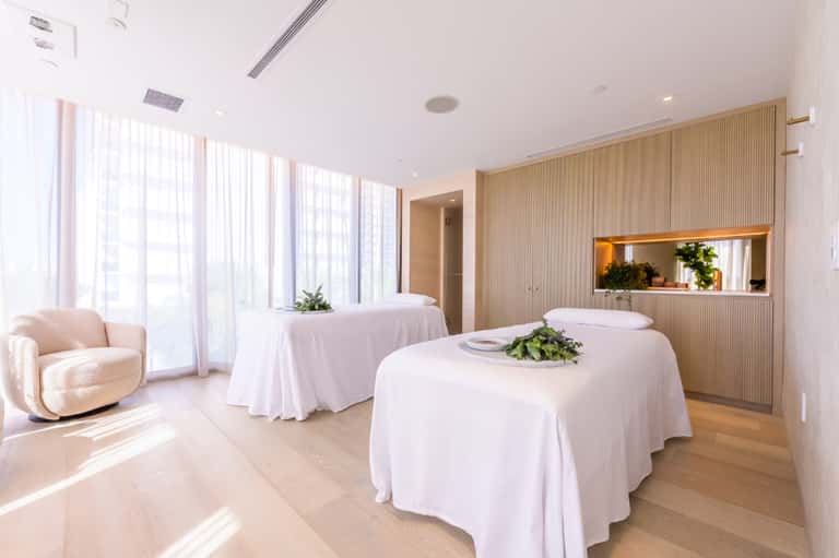 45-Minute Ultimate HydraFacial + Beach Chair & Umbrella