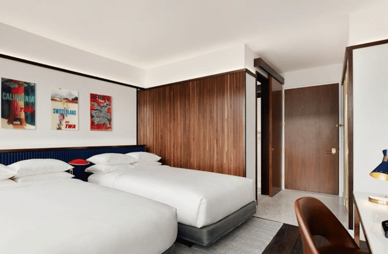 Double Queen Day Room