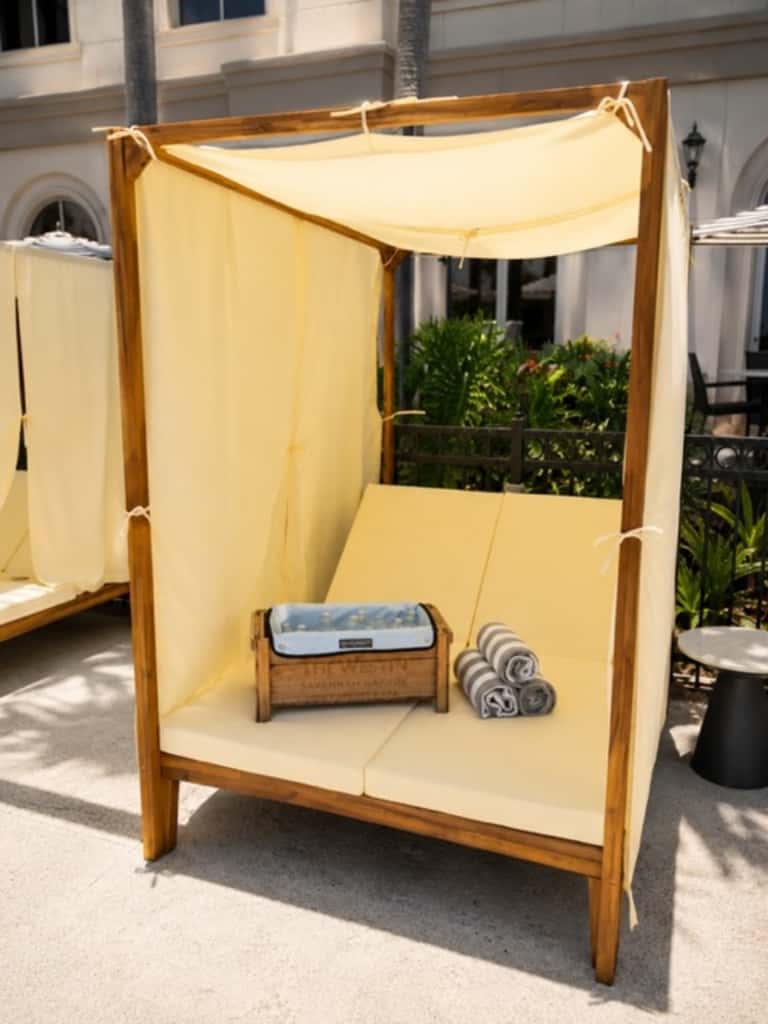 Canopy Daybed