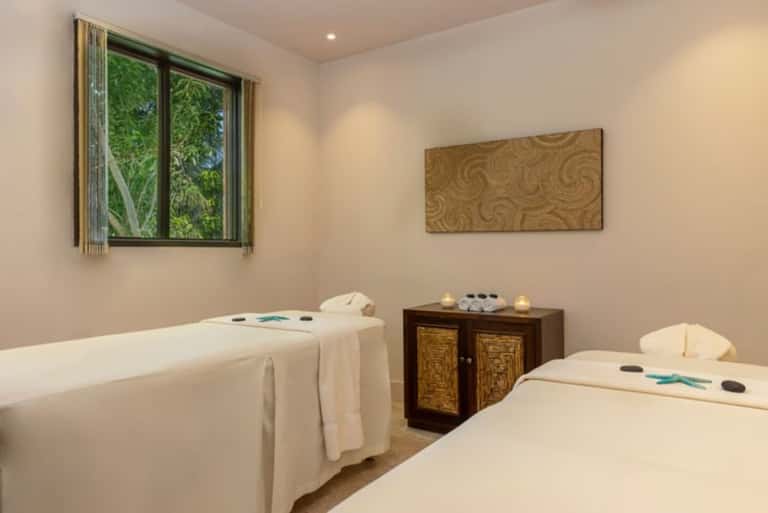 60-Minute Swedish Massage + Spa Access