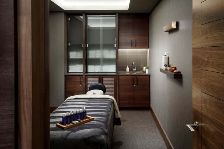 60-Minute Signature Massage + Spa Access